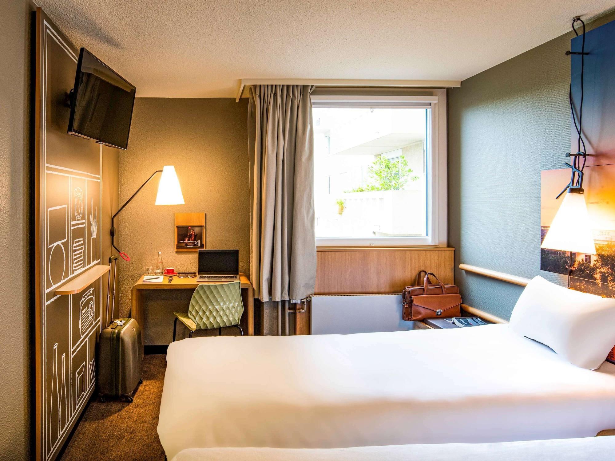 Ibis Gerland Merieux
